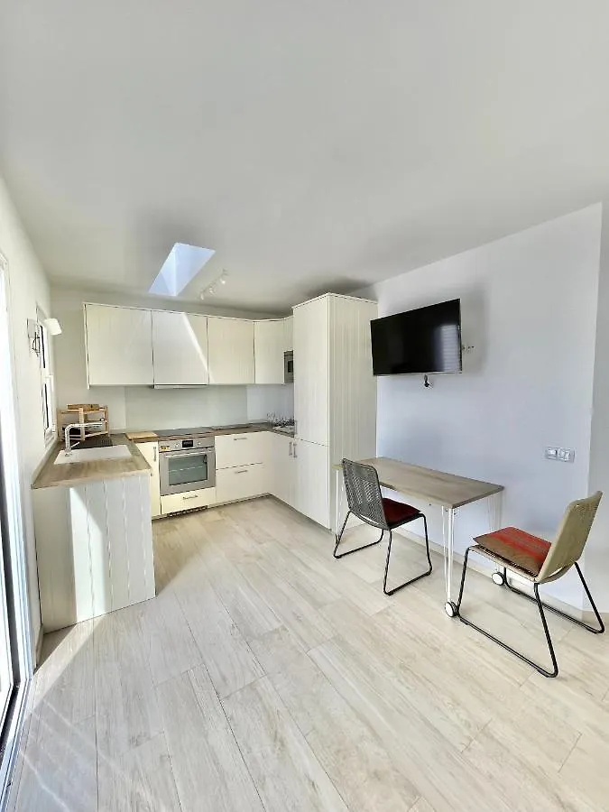 Vila Casahost Townhouse Lise Puerto del Carmen  0*, Puerto del Carmen (Lanzarote) Španělsko